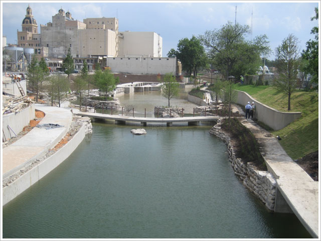 Riverwalk extension San Antonio